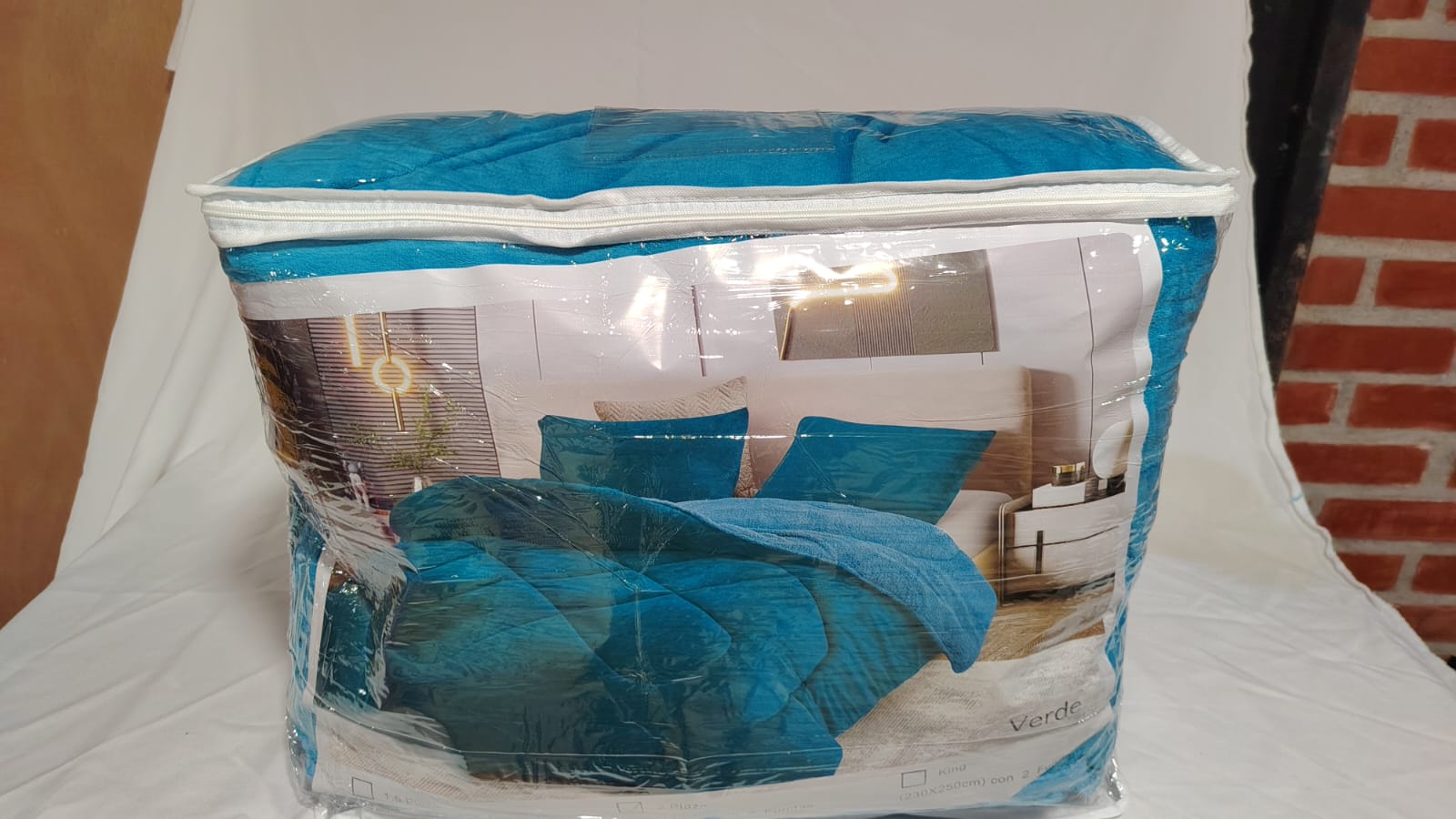 CUBRE CAMA DE CHIPORRO 2PLAZAS CON 2 FUNDAS DE ALMUADAS